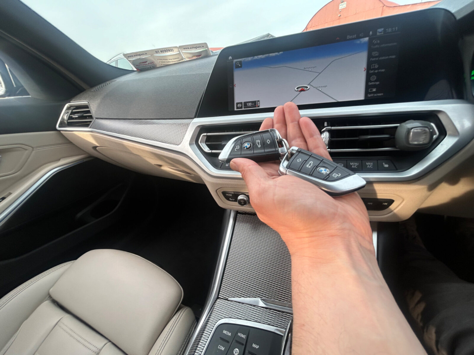 2019 BMW 3 Series - image 10