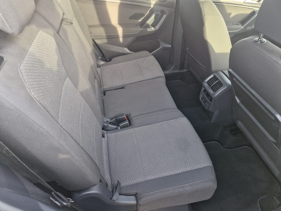 2019 Volkswagen Tiguan - image 17