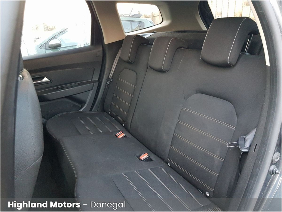 2020 Dacia Duster - image 13