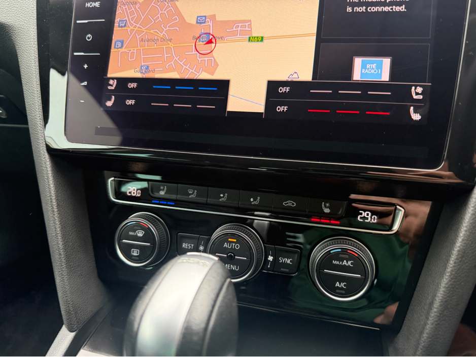 2020 Volkswagen Passat - image 19