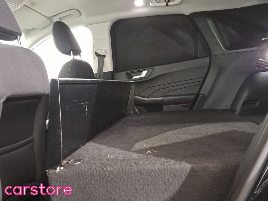 2022 Ford Kuga - image 10