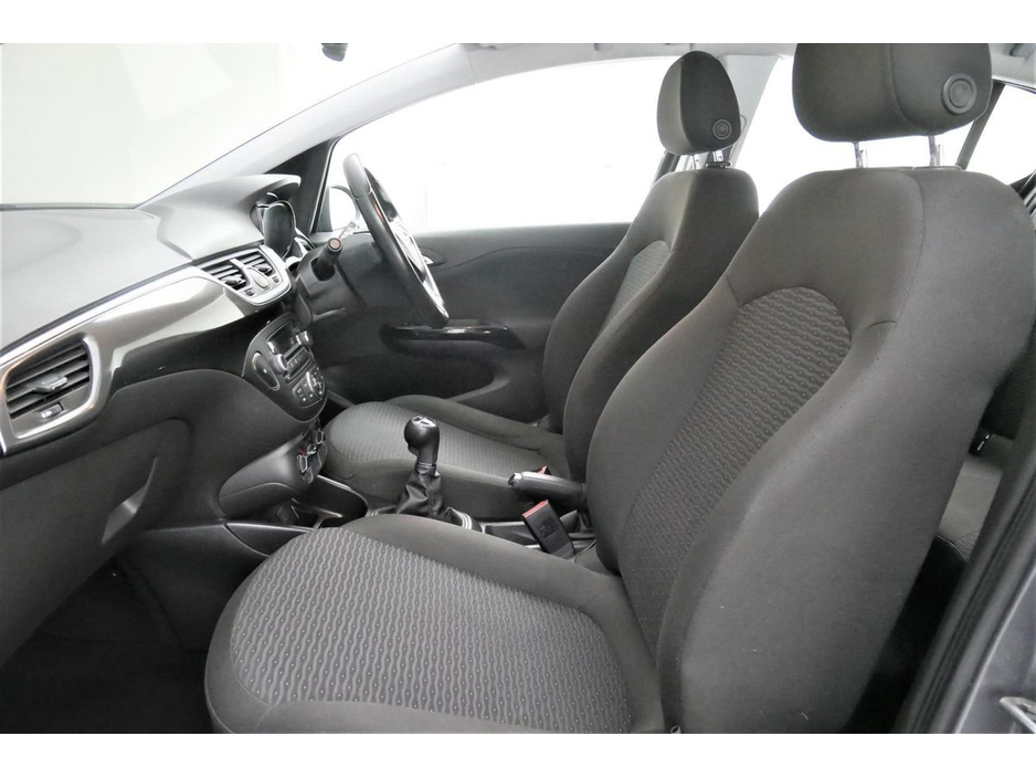 2016 Opel Corsa - image 15