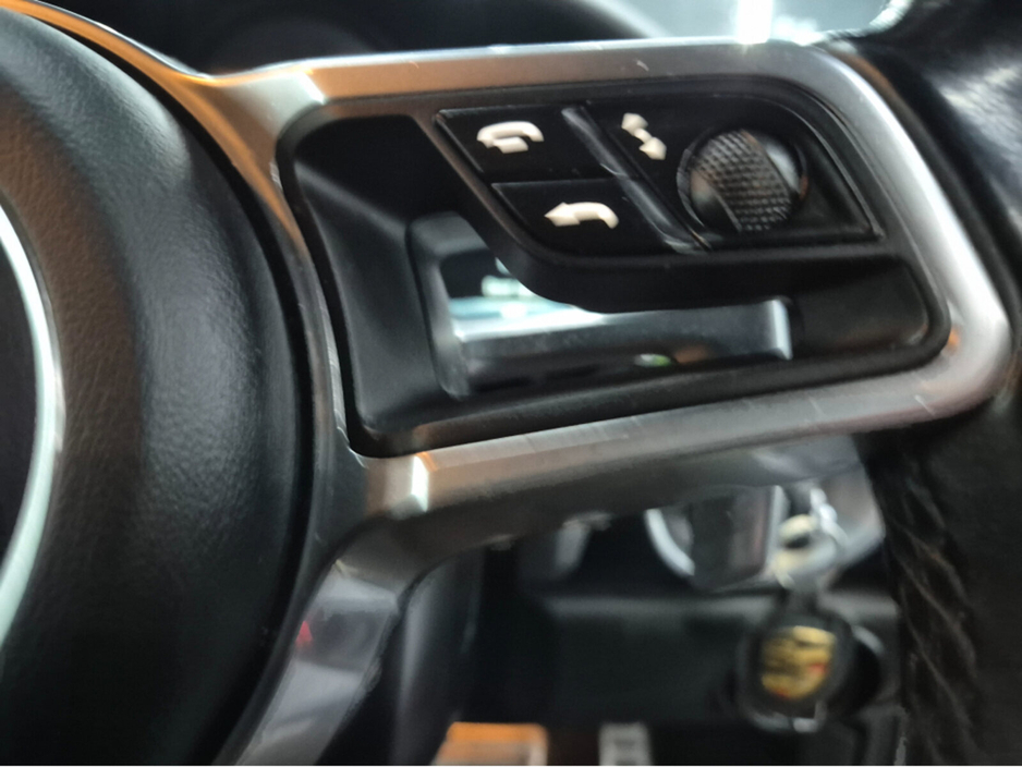 2017 Porsche Cayenne - image 11