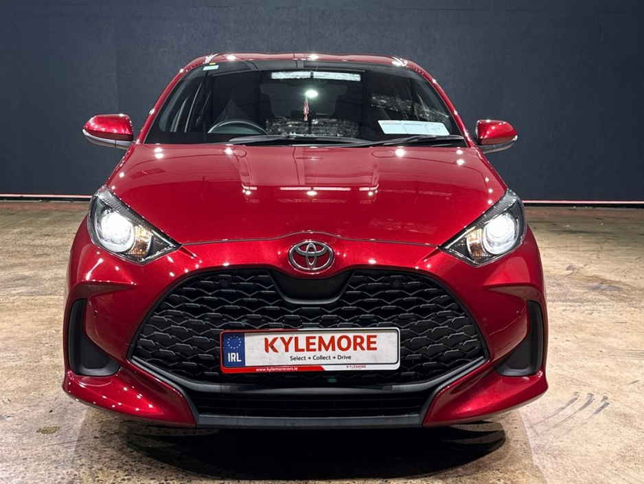 2025 Toyota Yaris - image 8