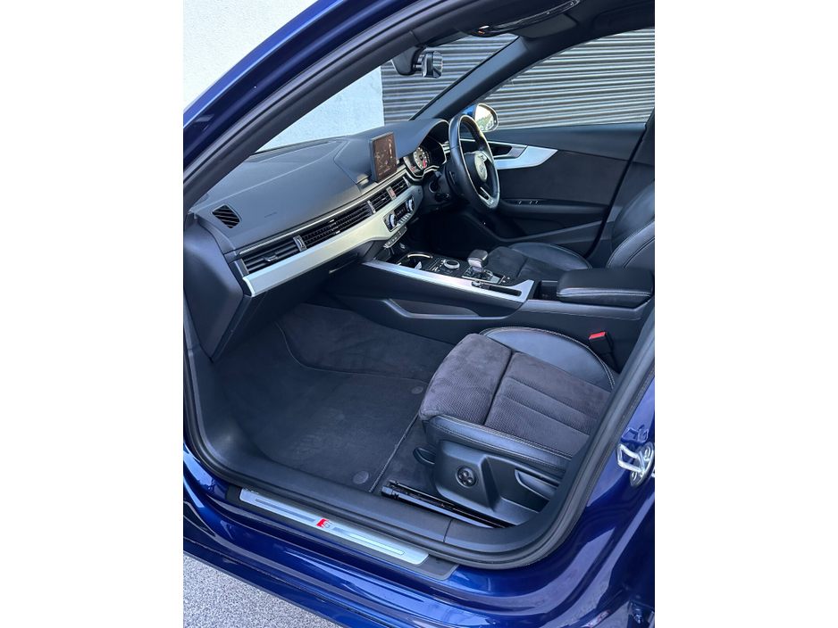 2018 Audi A4 - image 21