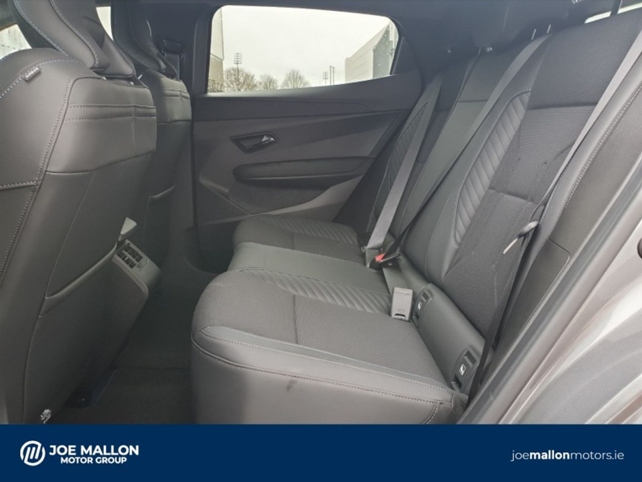 2026 Renault Megane - image 10