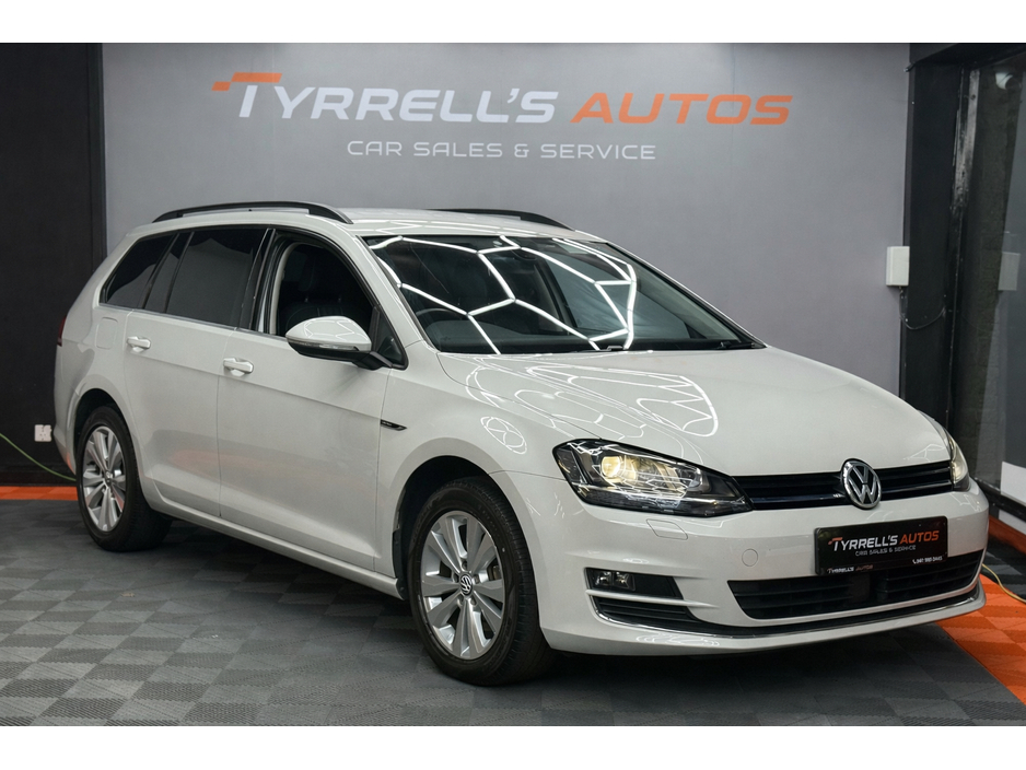 2015 Volkswagen Golf - image 2