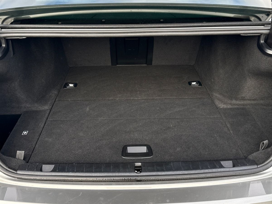 2022 BMW 7 Series - image 13