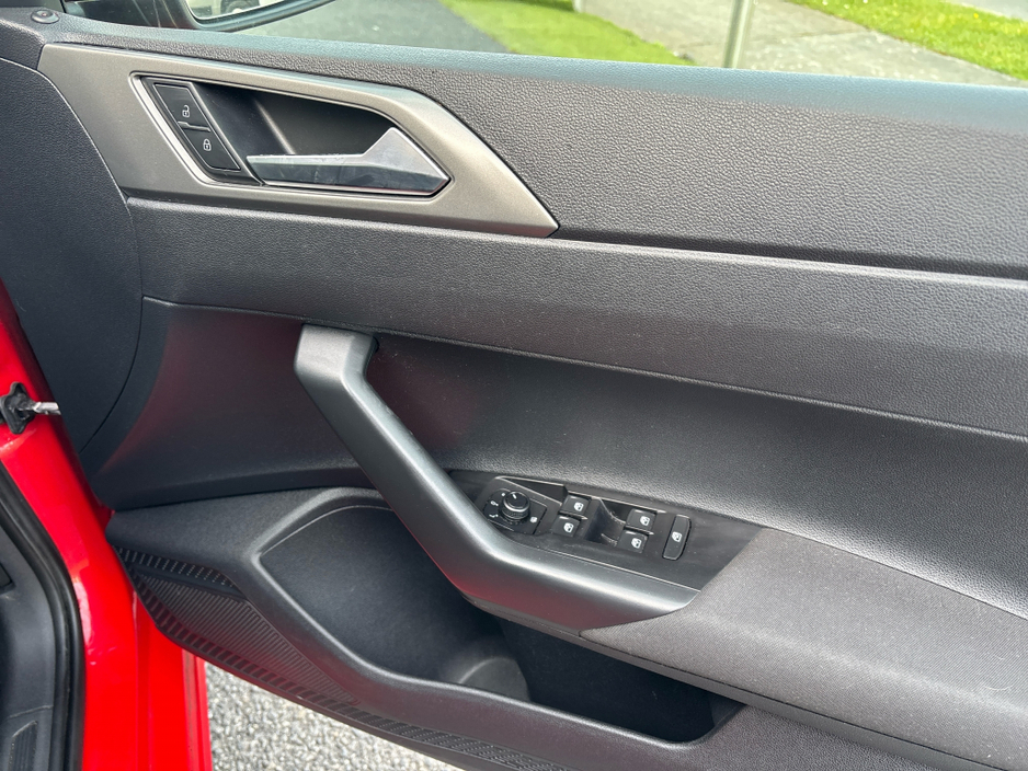 2019 Volkswagen Polo - image 11