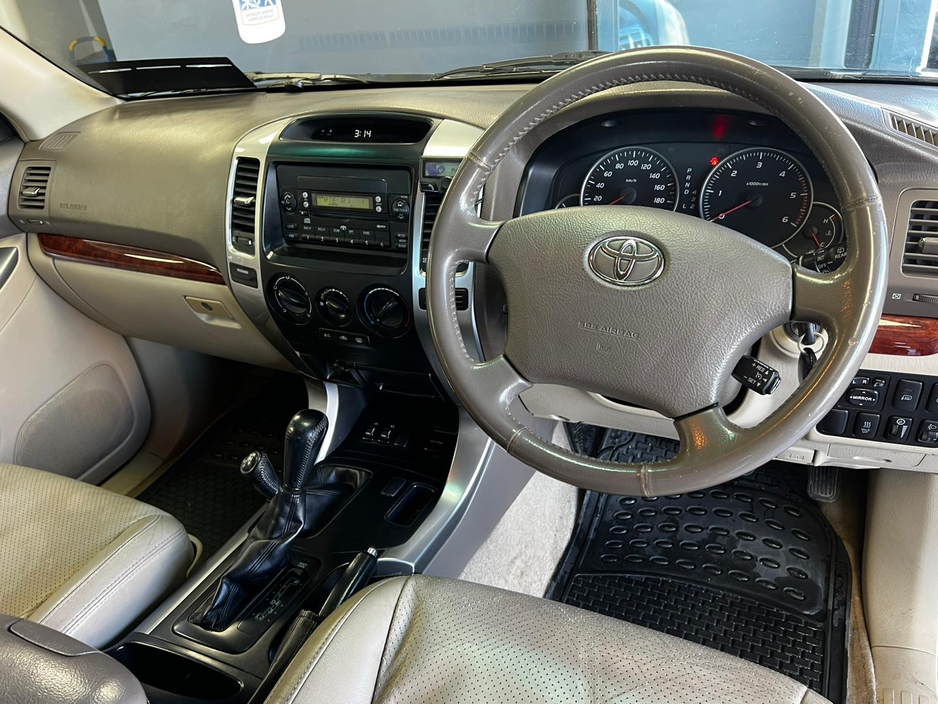 2007 Toyota Landcruiser - image 12