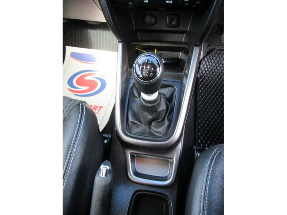 2023 Suzuki Vitara - image 3