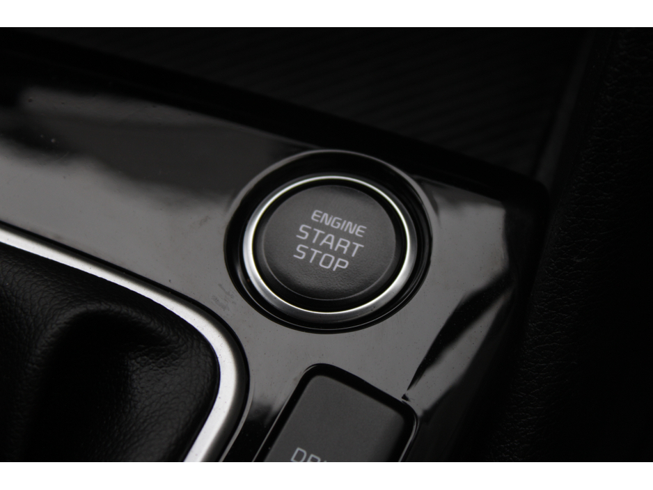 2022 Kia Sportage - image 18