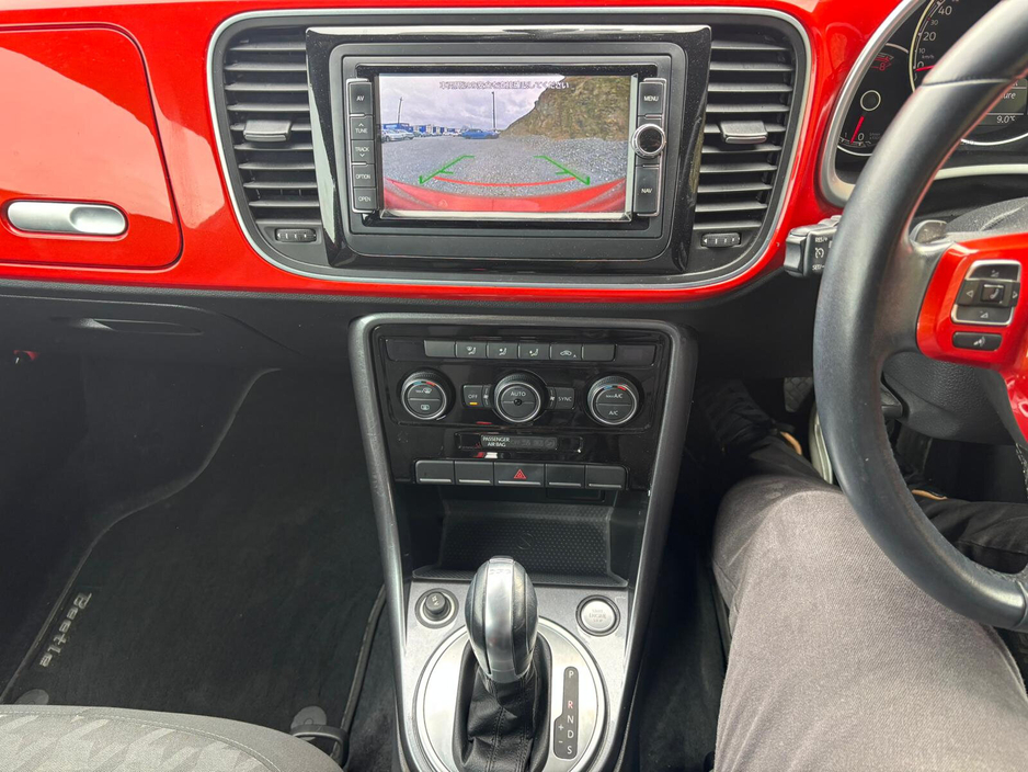 2018 Volkswagen Beetle - image 14