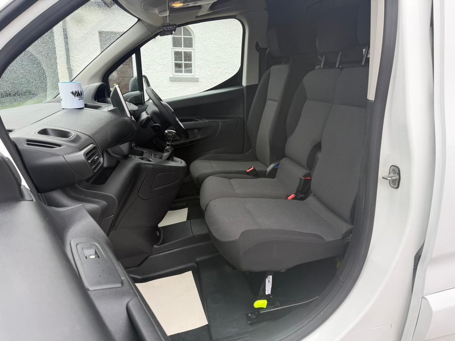 2022 Peugeot Partner PROFESSIONAL PREMIUM BLUEHDI L1 €14,550