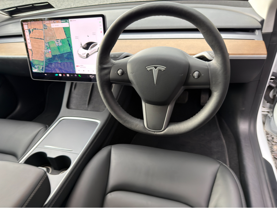 2022 Tesla Model 3 - image 9