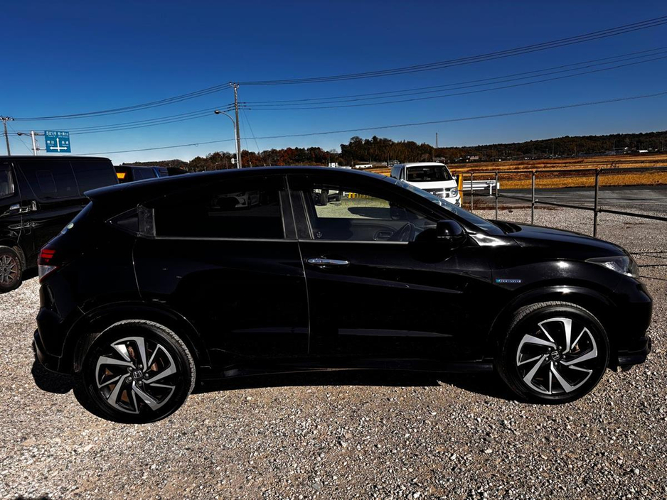 2016 Honda Vezel - image 4