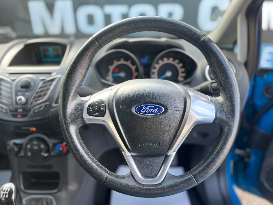 2014 Ford Fiesta - image 12