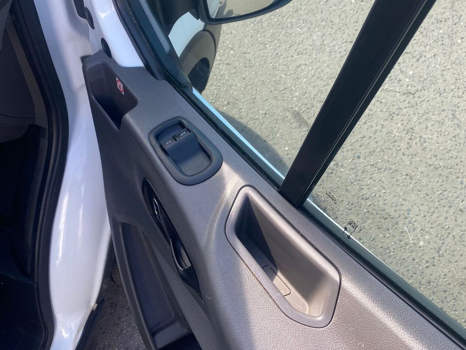 2022 Ford Transit - image 21