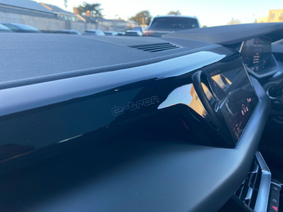 2022 Audi e-tron - image 19