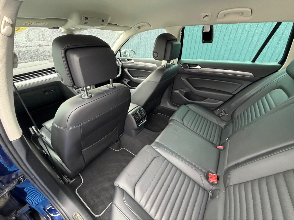 2020 Volkswagen Passat - image 36