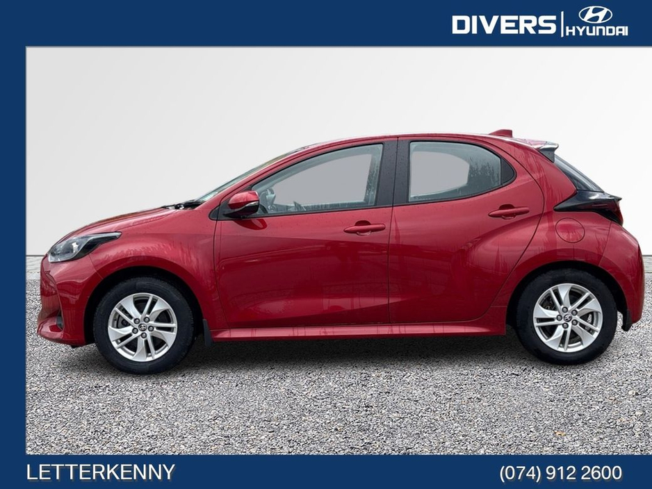 2022 Toyota Yaris 1.5 Petrol Hybrid Luna Automatic €20,945