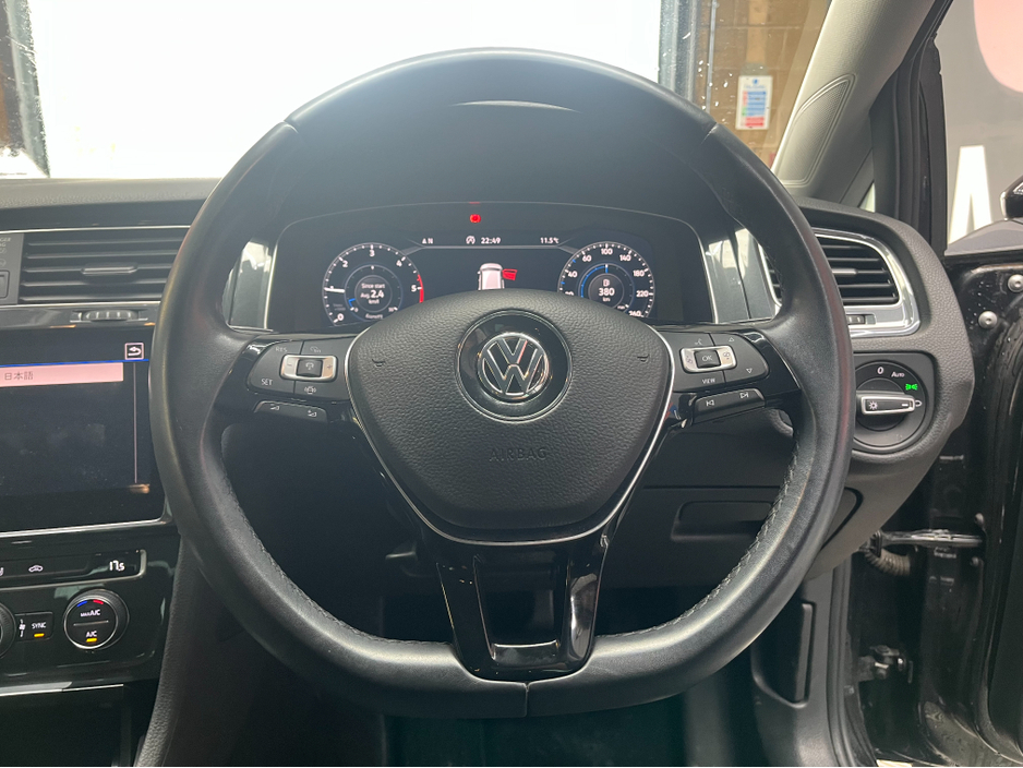 2019 Volkswagen Golf - image 7