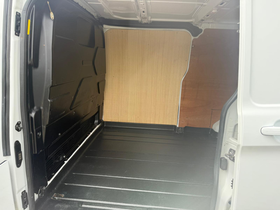 2022 Ford Transit - image 20