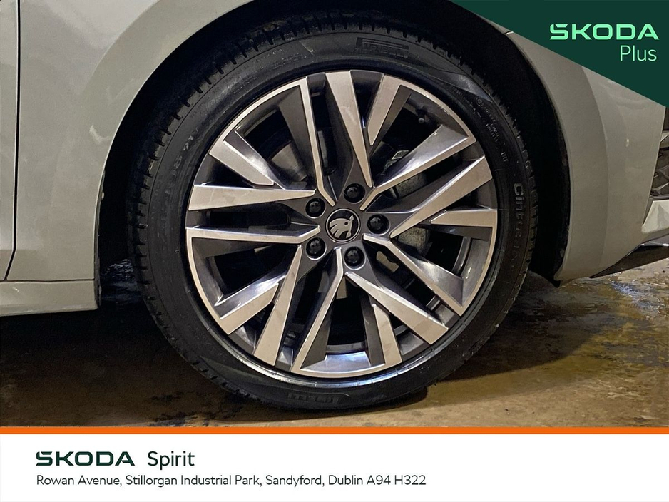 2025 Skoda Octavia - image 8