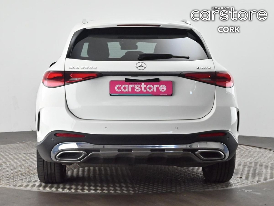2023 Mercedes-Benz GLC Class - image 4