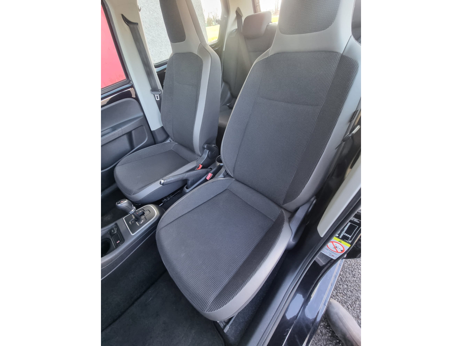 2013 Volkswagen up! - image 23