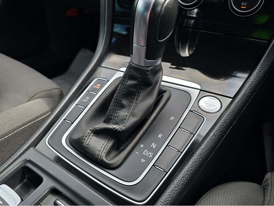 2015 Volkswagen Golf 1.4 TSI HI SPEC HIGHLINE EDITION * ALCANTARA SEATS * REV CAMERA - BLIND SPOT - REAR TRAFFIC ASSIST - SIMI DEALER -  BLUEMOTION €15,450