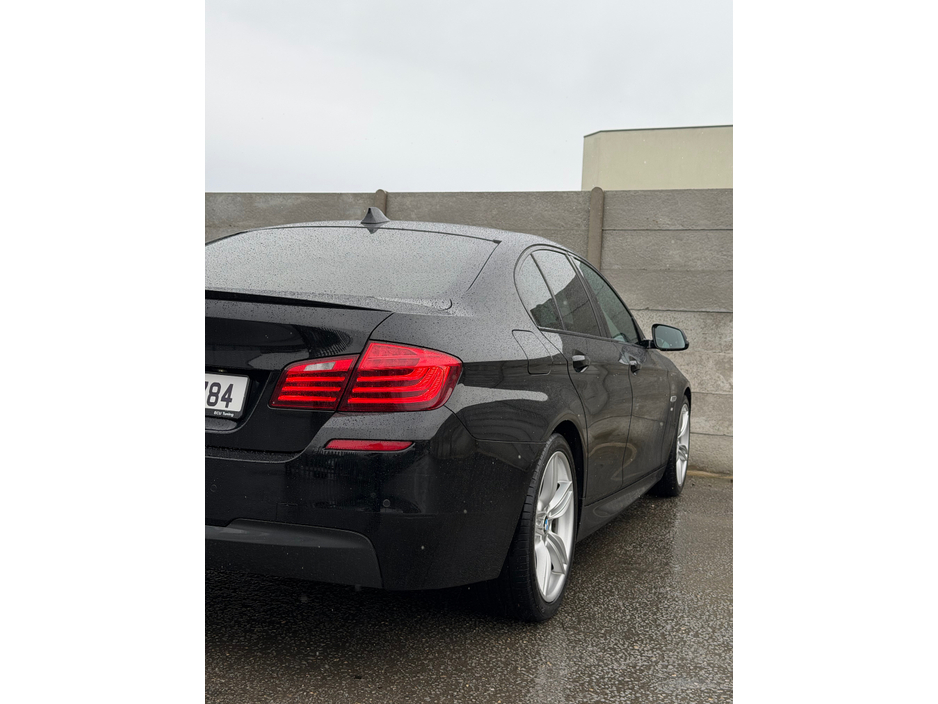 2015 BMW 5 Series - image 7