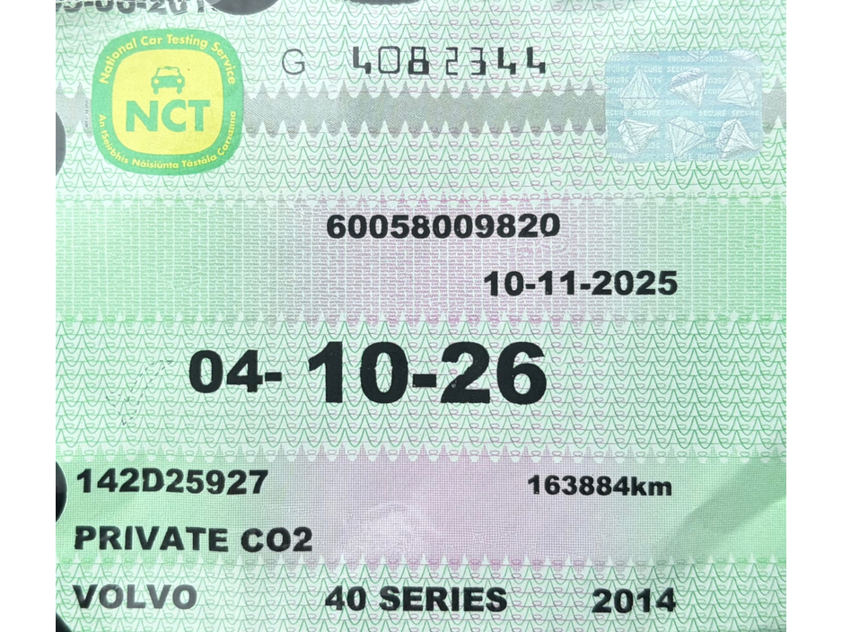 2014 Volvo V40 - image 10