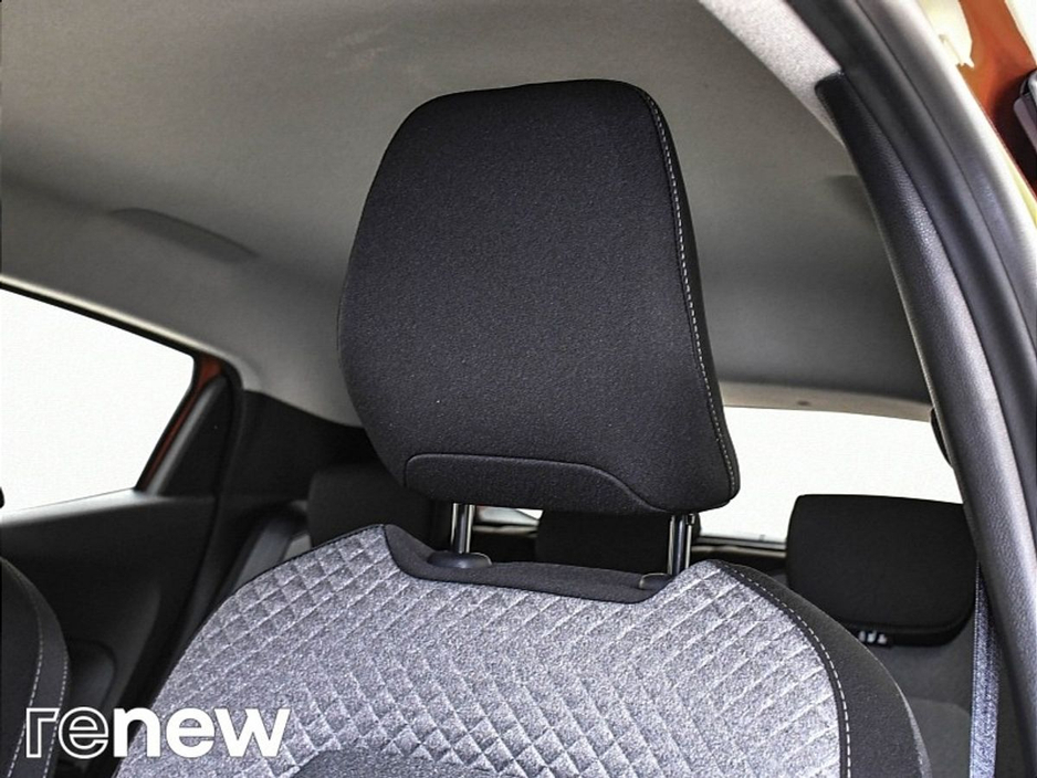 2025 Renault Clio - image 20