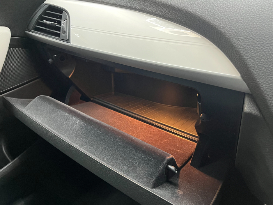 2017 BMW 1 Series - image 16