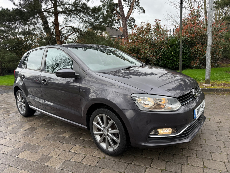 2016 Volkswagen Polo - image 2