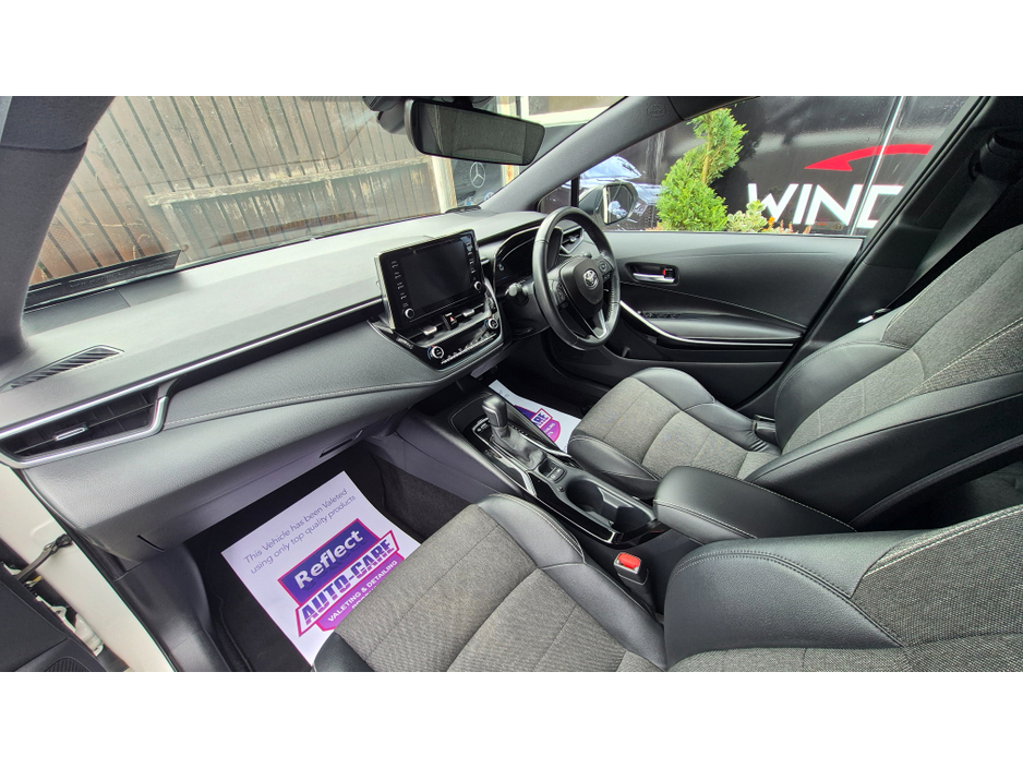 2021 Toyota Corolla - image 10