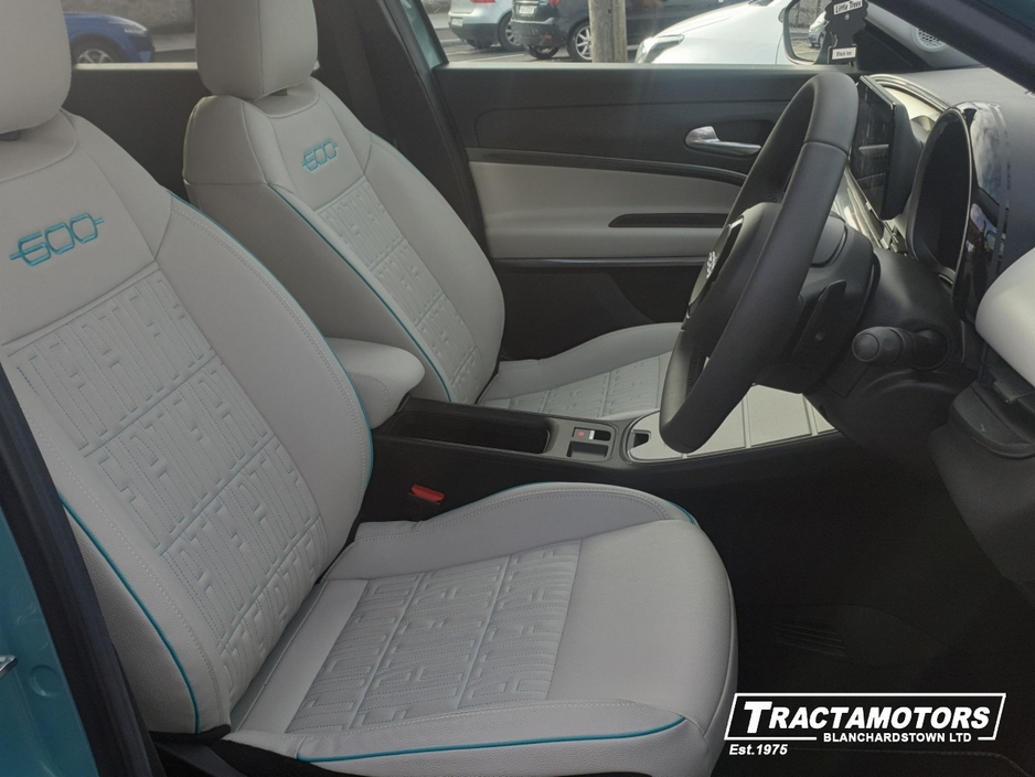 2025 Fiat 600 - image 21