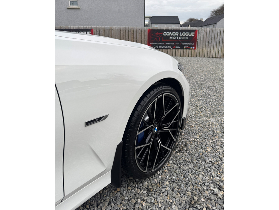 2021 BMW 3 Series - image 21