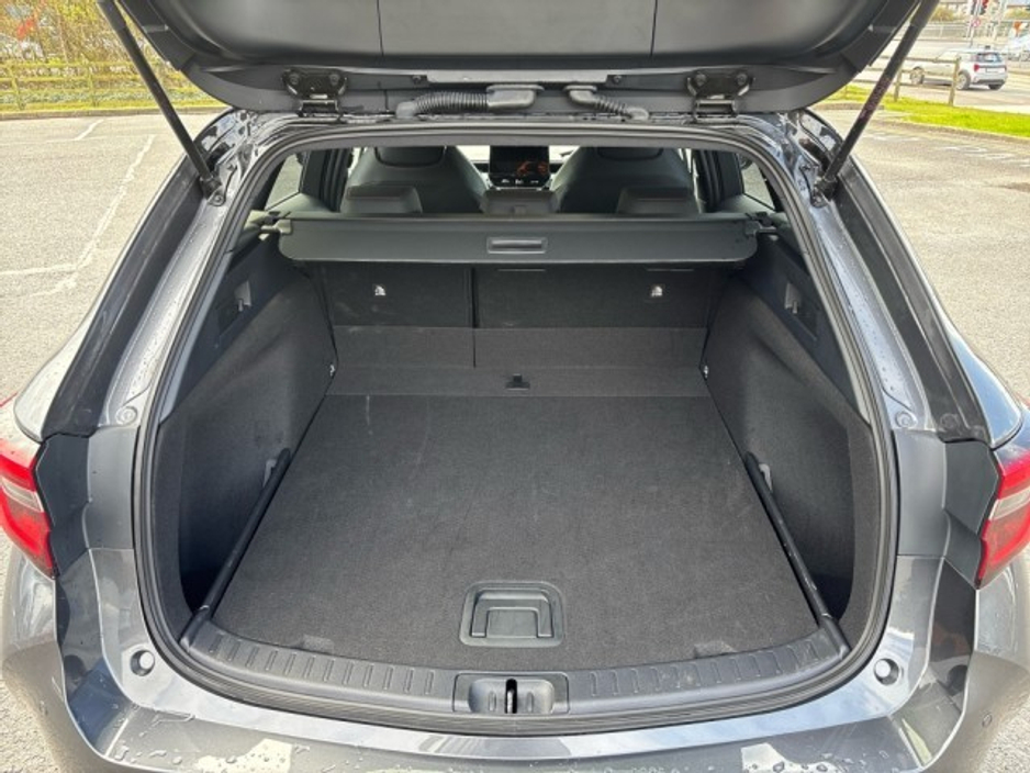 2025 Toyota Corolla - image 10