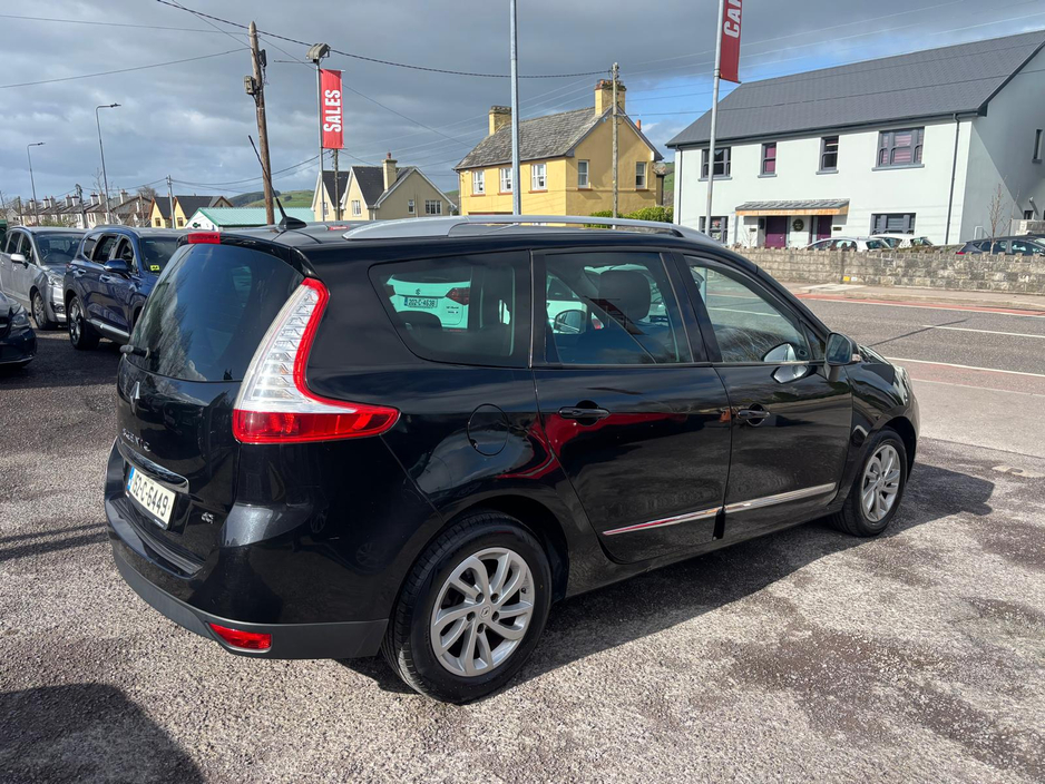 2015 Renault Grand Scenic - image 4