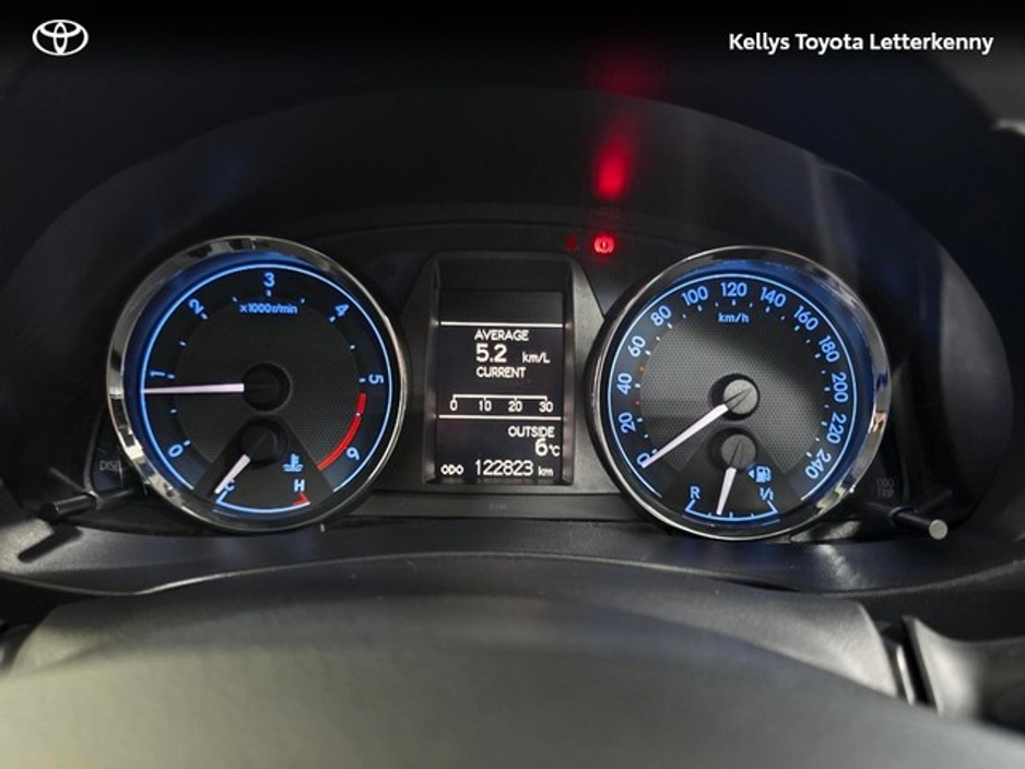 2015 Toyota Corolla - image 13