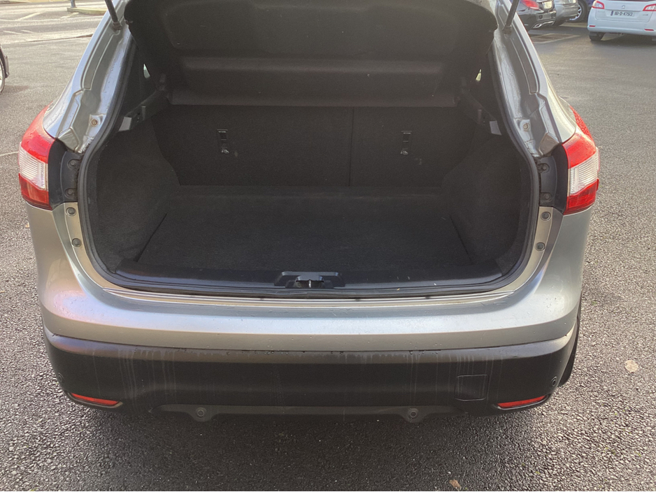 2015 Nissan Qashqai * 1.5 DIESEL €9,950