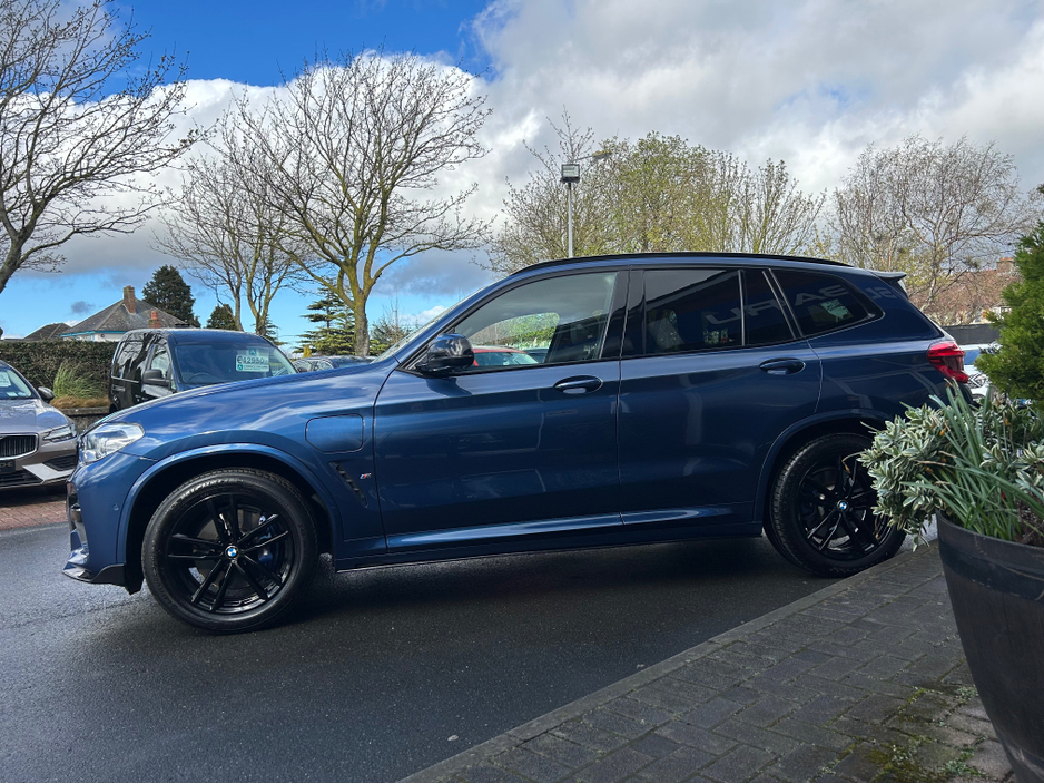 2021 BMW X3 - image 7