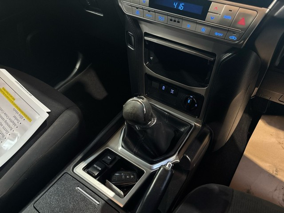 2021 Toyota Landcruiser - image 14