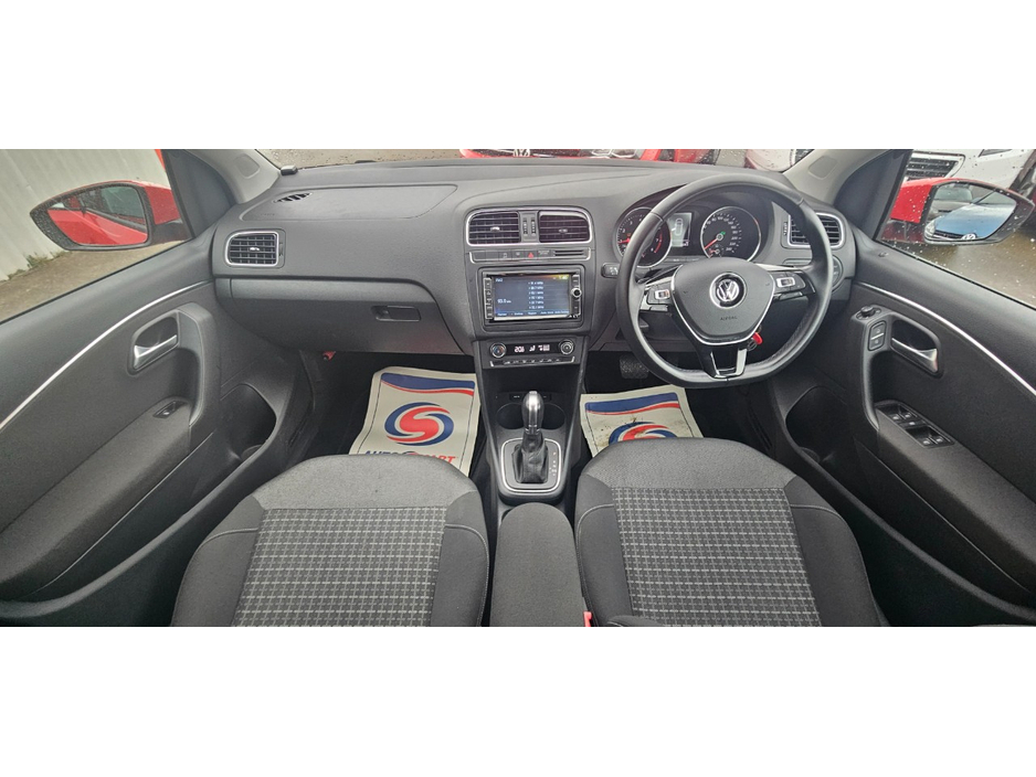 2015 Volkswagen Polo - image 25