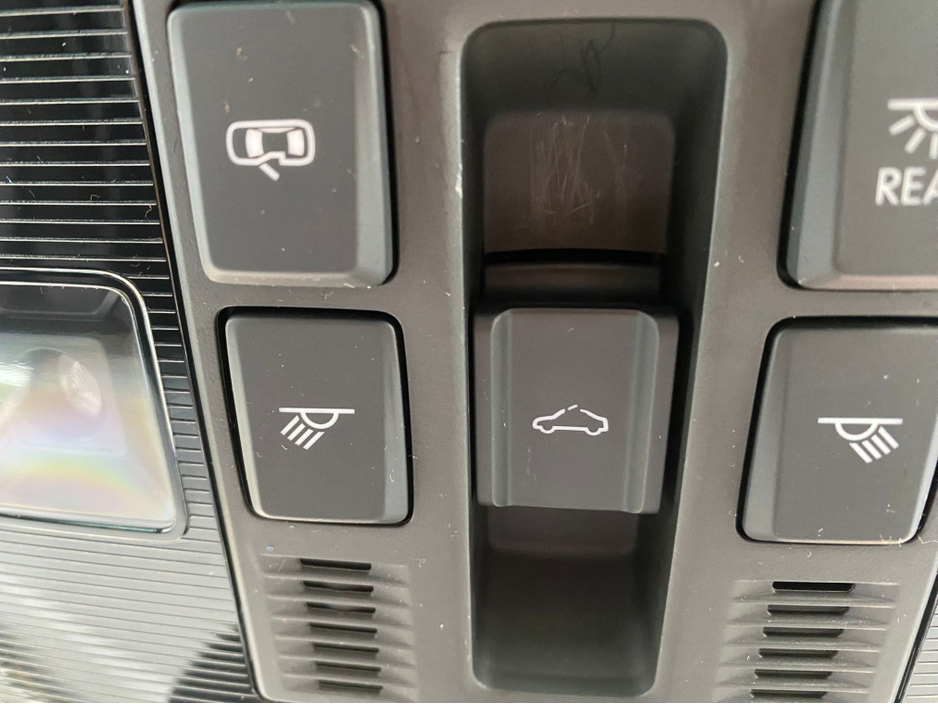 2024 Volkswagen Tiguan - image 21