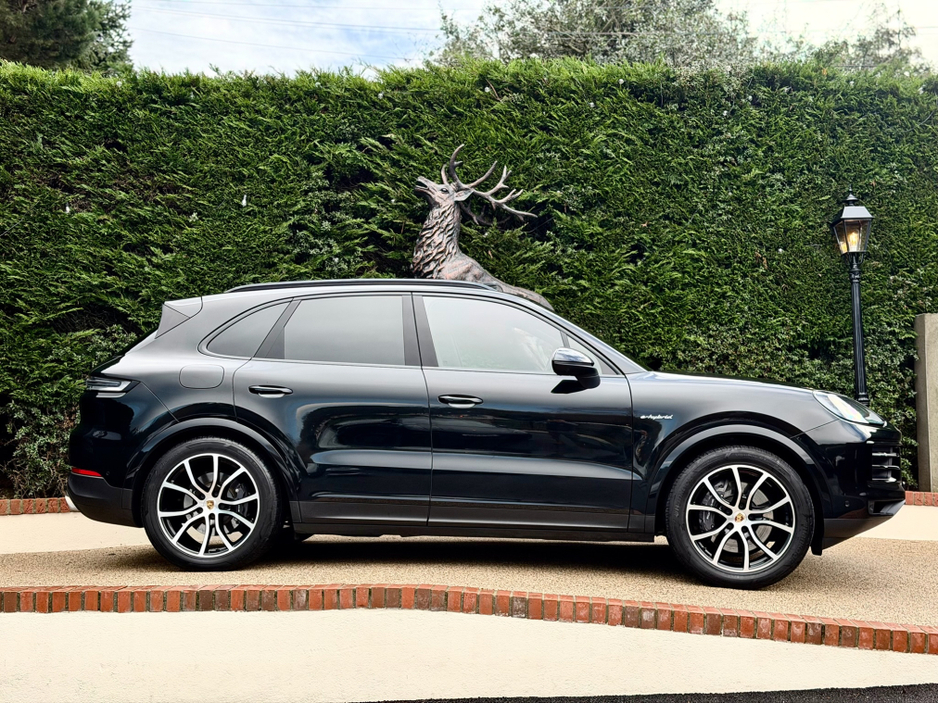 2024 Porsche Cayenne E-HYBRID 5DR AUTO €102,950