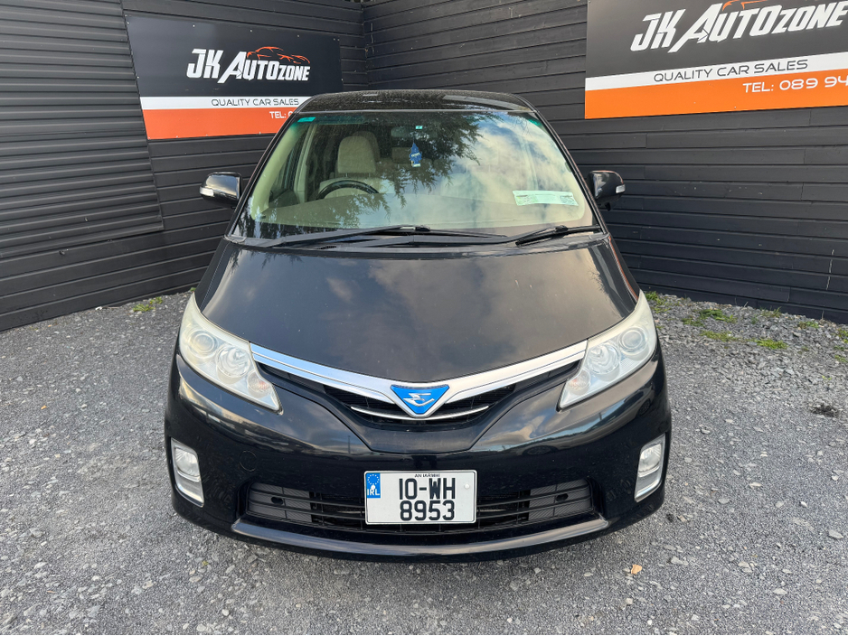 2010 Toyota Estima - image 2