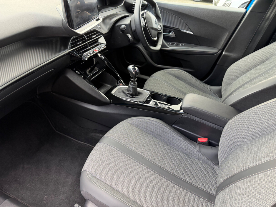 2024 Peugeot 2008 - image 8